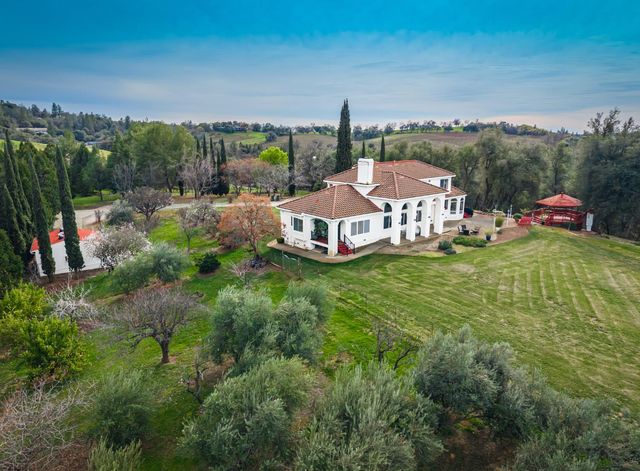 8560 Bar Crest Dr, Placerville, CA 95667