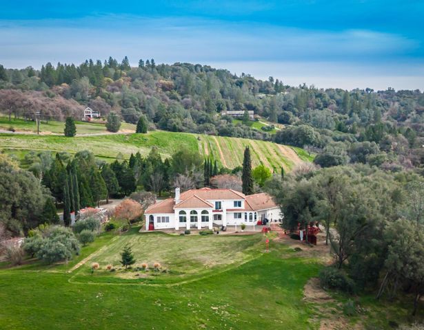 8560 Bar Crest Dr, Placerville, CA 95667