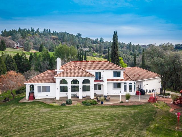 8560 Bar Crest Dr, Placerville, CA 95667