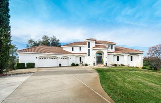 8560 Bar Crest Dr, Placerville, CA 95667