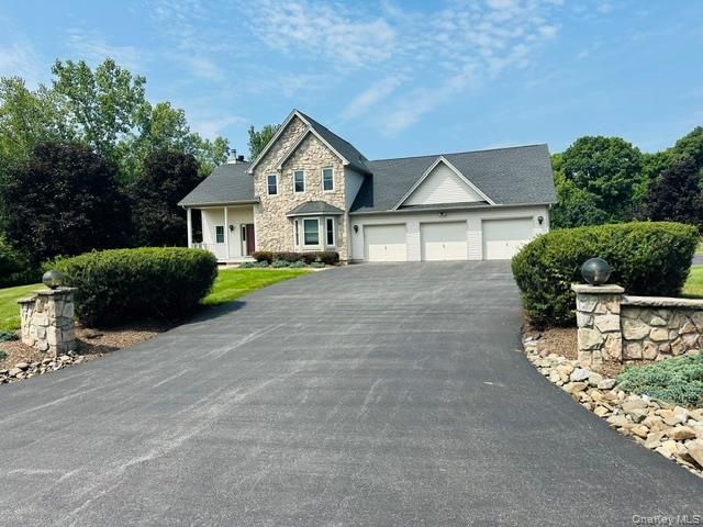 25 Rachel Road, Pleasant Valley, NY 12569