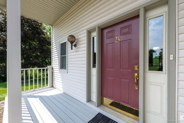 25 Rachel Road, Pleasant Valley, NY 12569