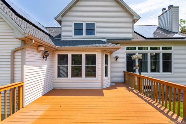 25 Rachel Road, Pleasant Valley, NY 12569