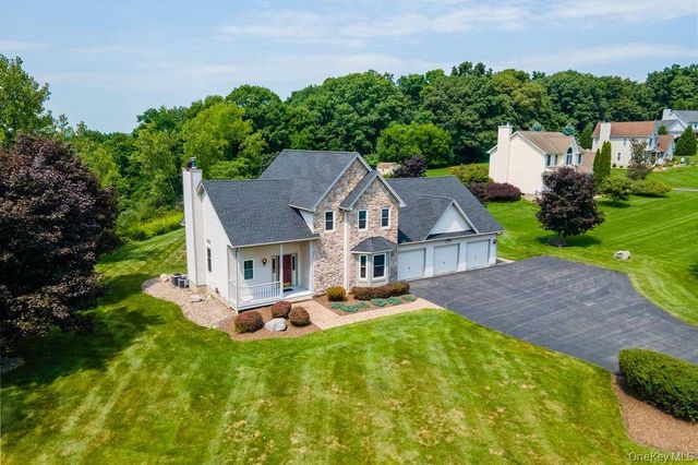 25 Rachel Road, Pleasant Valley, NY 12569