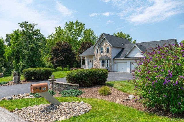 25 Rachel Road, Pleasant Valley, NY 12569