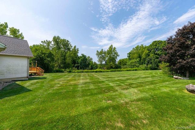25 Rachel Road, Pleasant Valley, NY 12569