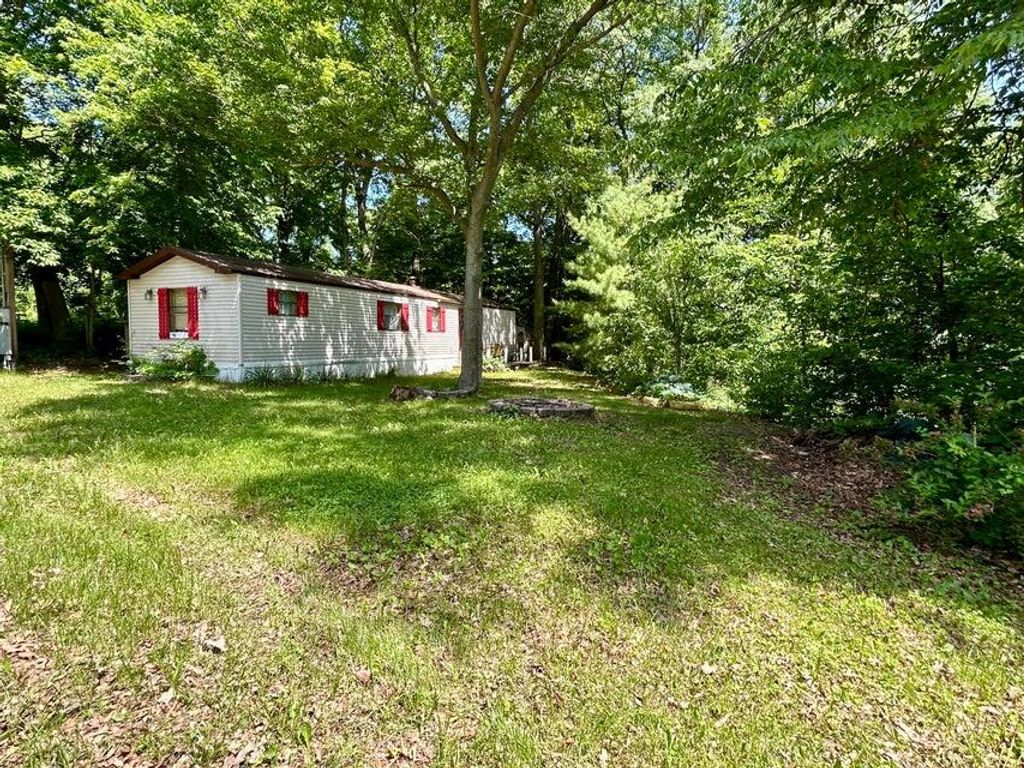 8771 Chain O Lakes Drive, Delton, MI 49046