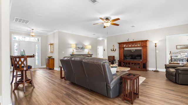 332 E Club House Drive, Freeport, FL 32439