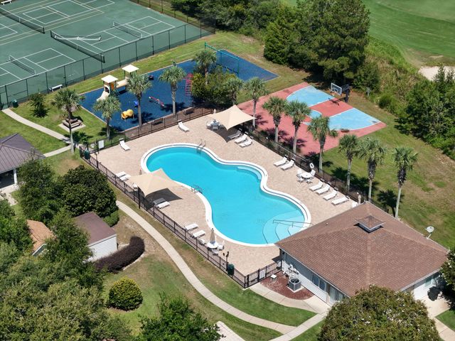 332 E Club House Drive, Freeport, FL 32439