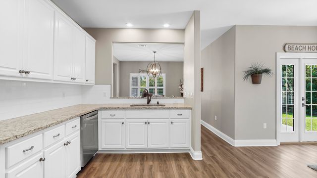 332 E Club House Drive, Freeport, FL 32439