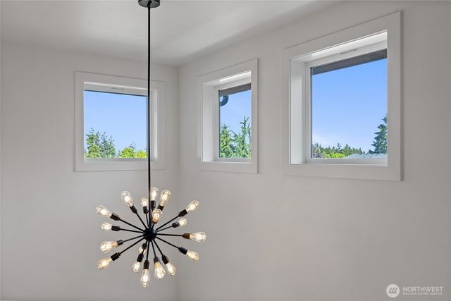 2746 Sunset Court, Steilacoom, WA 98388