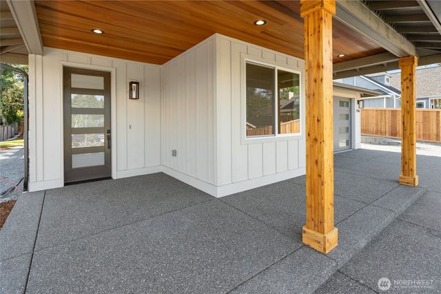 2746 Sunset Court, Steilacoom, WA 98388