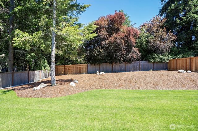2746 Sunset Court, Steilacoom, WA 98388