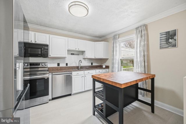 10748 HOLLAWAY DR, Upper Marlboro, MD 20772