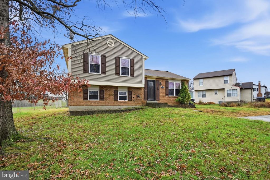 10748 HOLLAWAY DR, Upper Marlboro, MD 20772