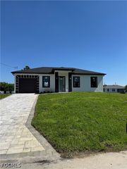 2800 28th ST SW, Lehigh Acres, FL 33976