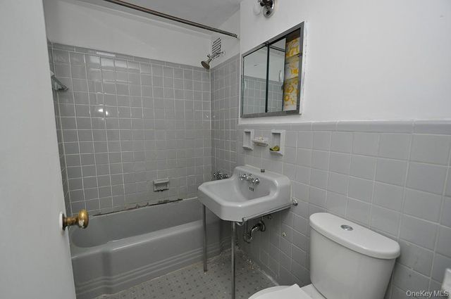 281 Garth Road B3D, Scarsdale, NY 10583