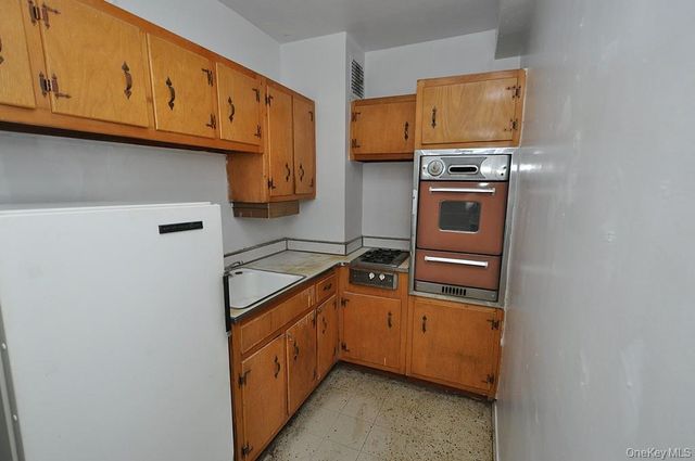 281 Garth Road B3D, Scarsdale, NY 10583
