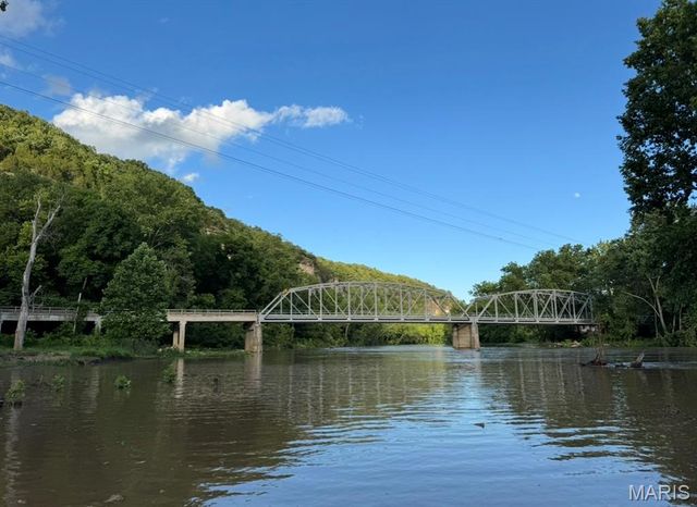 13446 Highway Z, St Robert, MO 65584