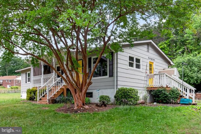 9600 HONEYSUCKLE RD, Fredericksburg, VA 22408