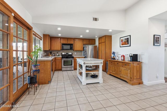 5731 Rainbow Hill Road, Agoura Hills, CA 91301