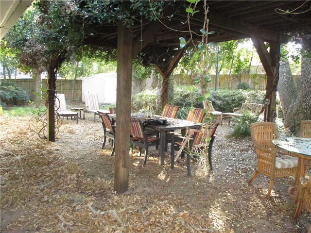 112 Highland Ave, St Simons Island, GA 31522