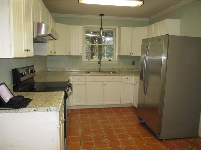 112 Highland Ave, St Simons Island, GA 31522