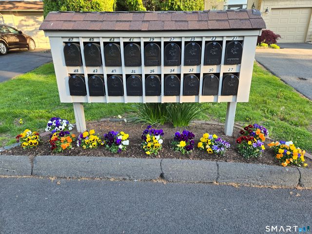 30 Apple Hill 30, Newington, CT 06111