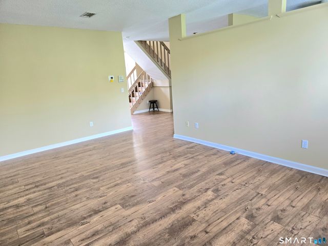 30 Apple Hill 30, Newington, CT 06111