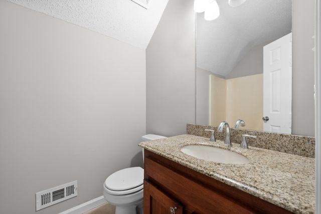 287 Ardmoor Dr, Clarksville, TN 37043
