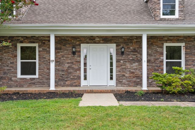 287 Ardmoor Dr, Clarksville, TN 37043