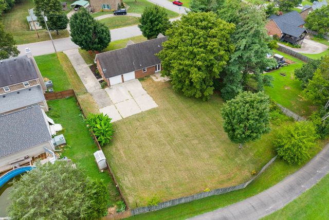 287 Ardmoor Dr, Clarksville, TN 37043