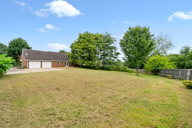 287 Ardmoor Dr, Clarksville, TN 37043