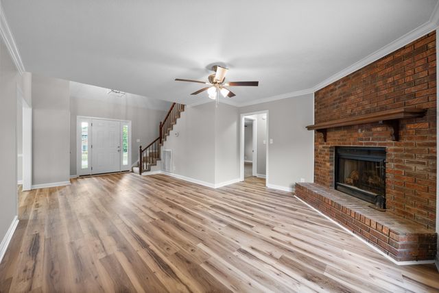 287 Ardmoor Dr, Clarksville, TN 37043