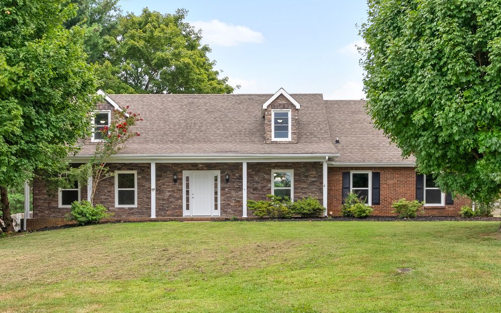 287 Ardmoor Dr, Clarksville, TN 37043