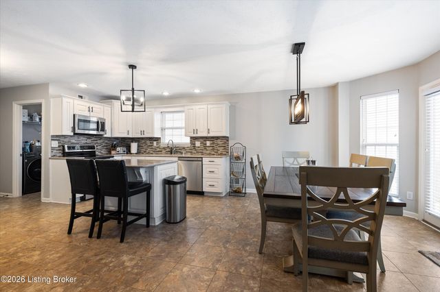 11404 Cassidy Ln, Louisville, KY 40229