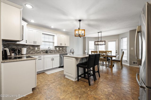 11404 Cassidy Ln, Louisville, KY 40229