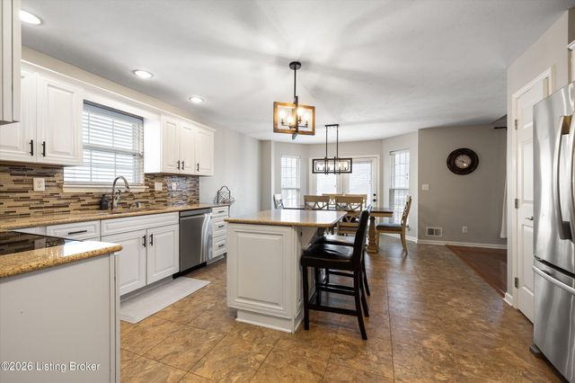 11404 Cassidy Ln, Louisville, KY 40229