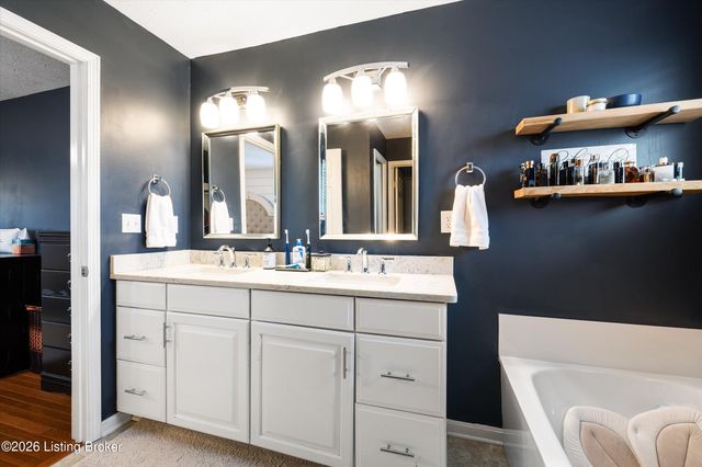 11404 Cassidy Ln, Louisville, KY 40229