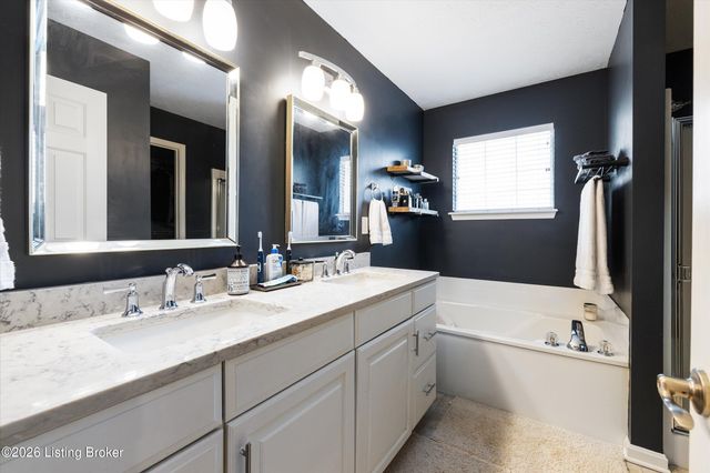 11404 Cassidy Ln, Louisville, KY 40229