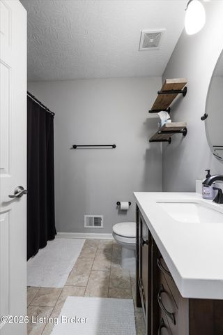 11404 Cassidy Ln, Louisville, KY 40229