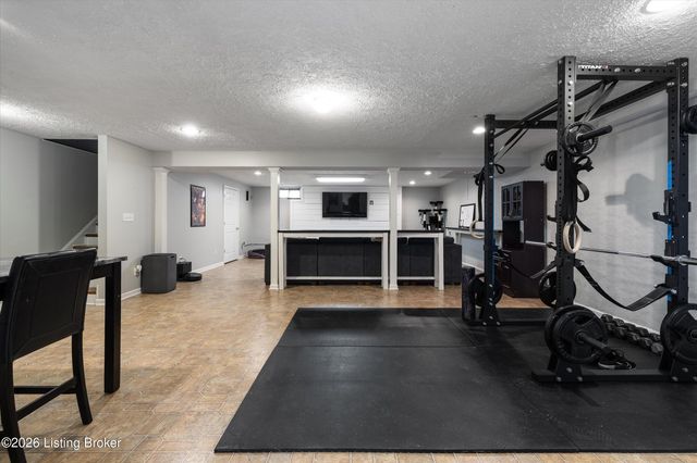 11404 Cassidy Ln, Louisville, KY 40229