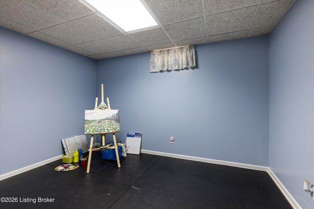 11404 Cassidy Ln, Louisville, KY 40229