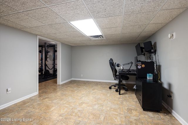 11404 Cassidy Ln, Louisville, KY 40229