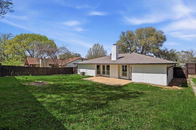 2211 Sierra Drive, Grapevine, TX 76051