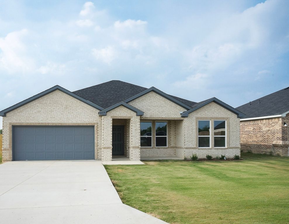 1009 Springview Lane, Mabank, TX 75147
