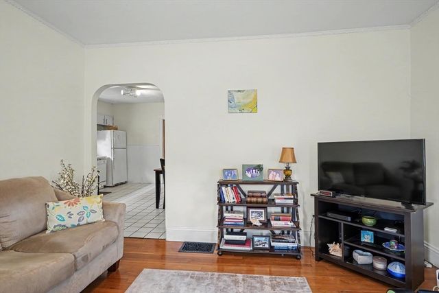 188 Waverley St 1, Belmont, MA 02478