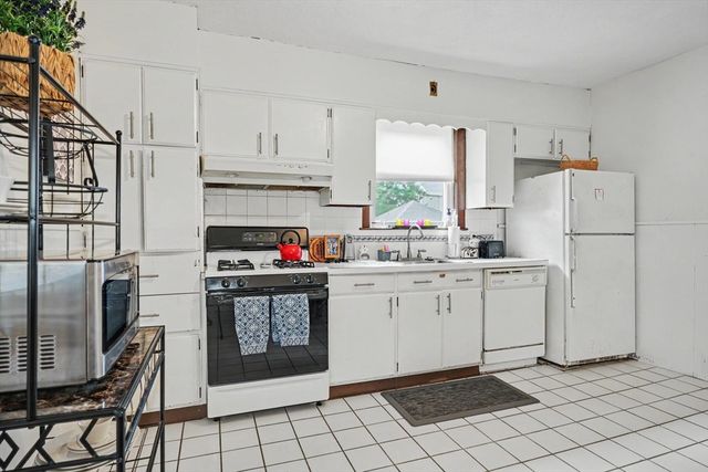 188 Waverley St 1, Belmont, MA 02478