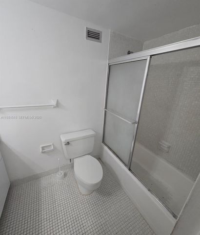 2899 Collins Ave 410, Miami Beach, FL 33140