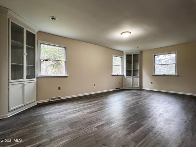 70 Orchard Hill Road, New Scotland, NY 12159